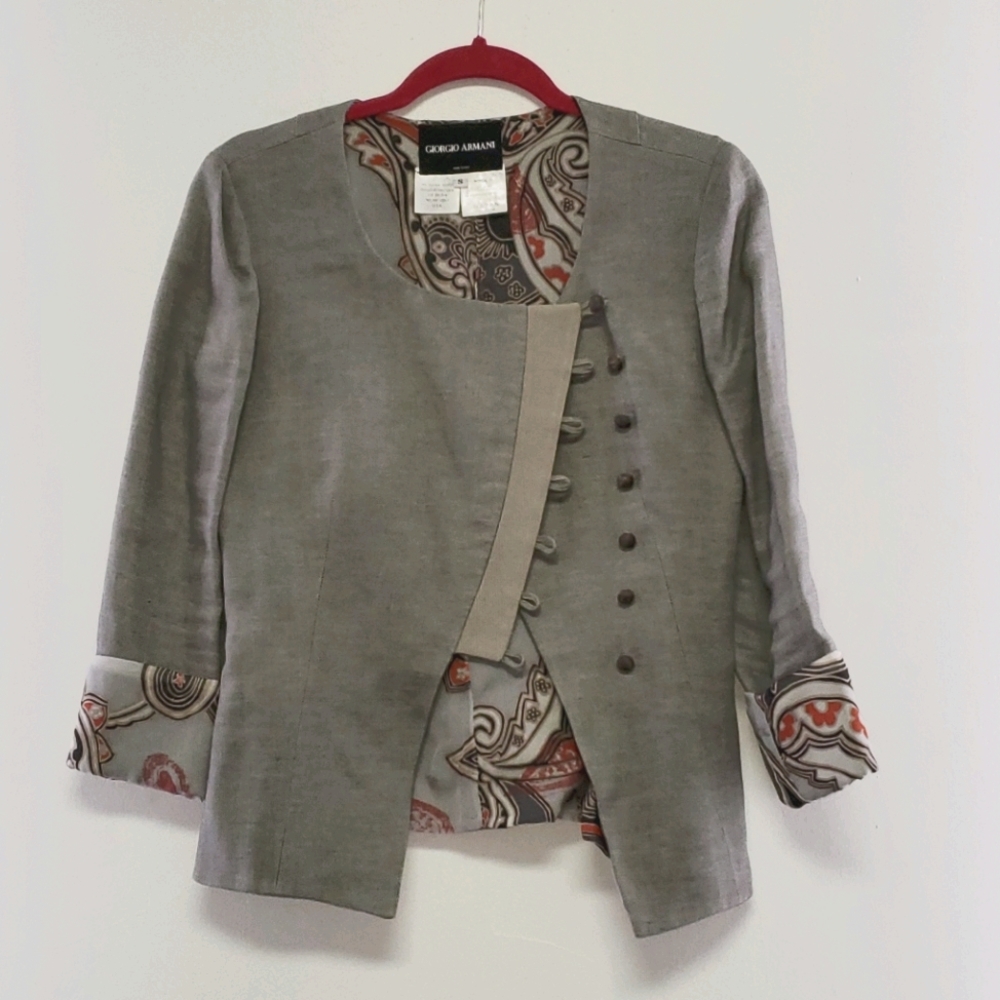 Giorgio Armani elegant linen and silk blazer
